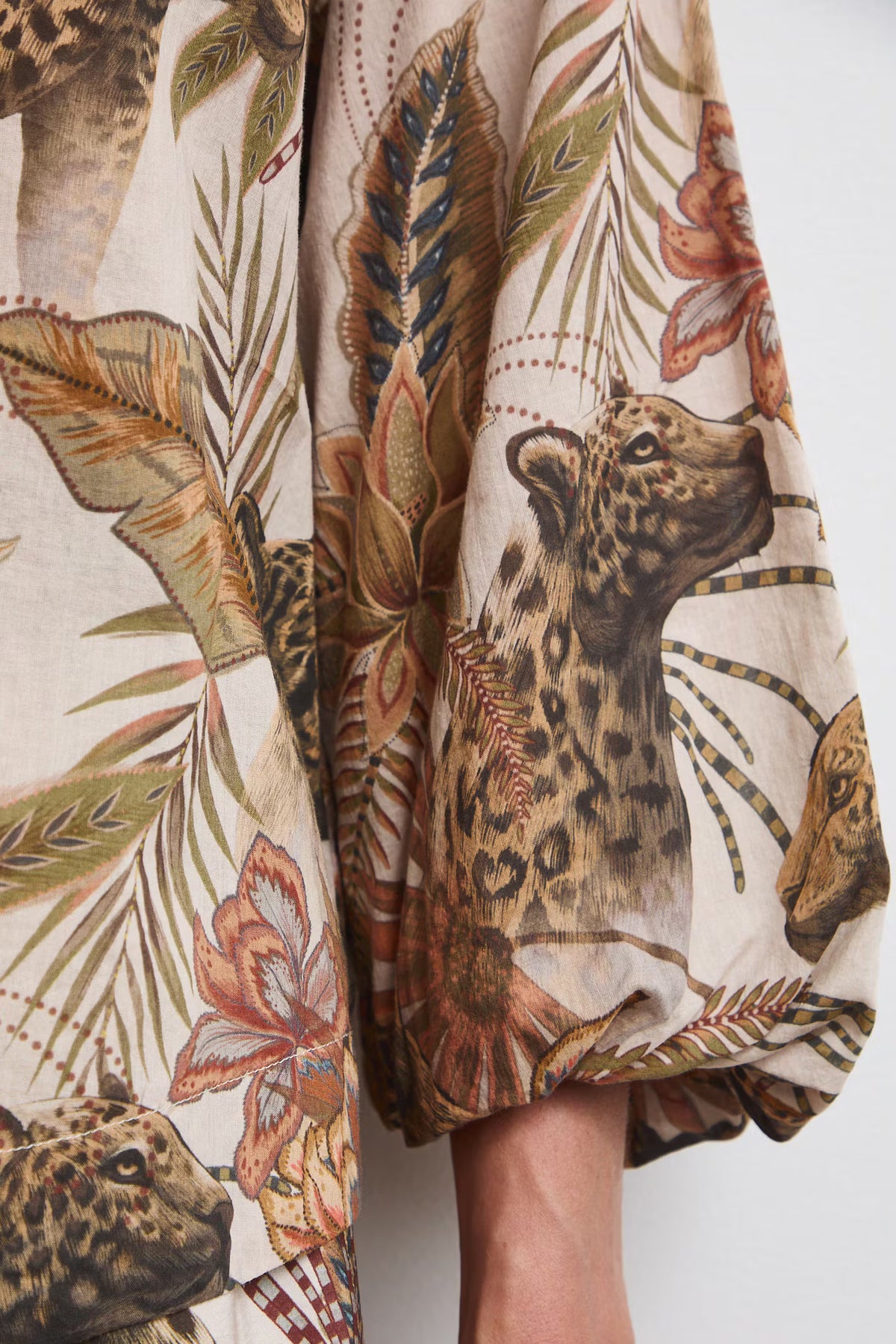 Dames blouse met jungleprint