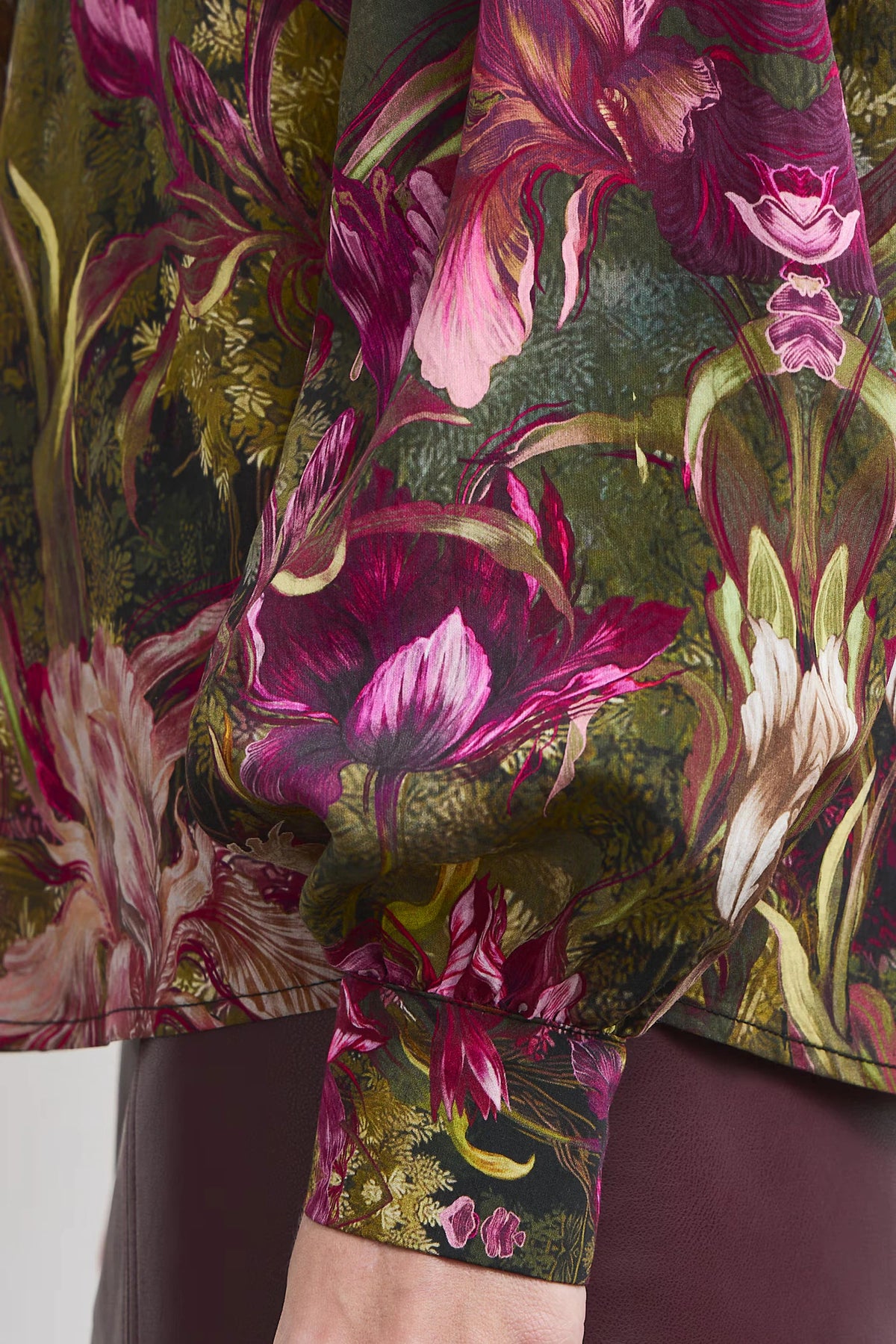 Dames viscose blouse met plantenmotief