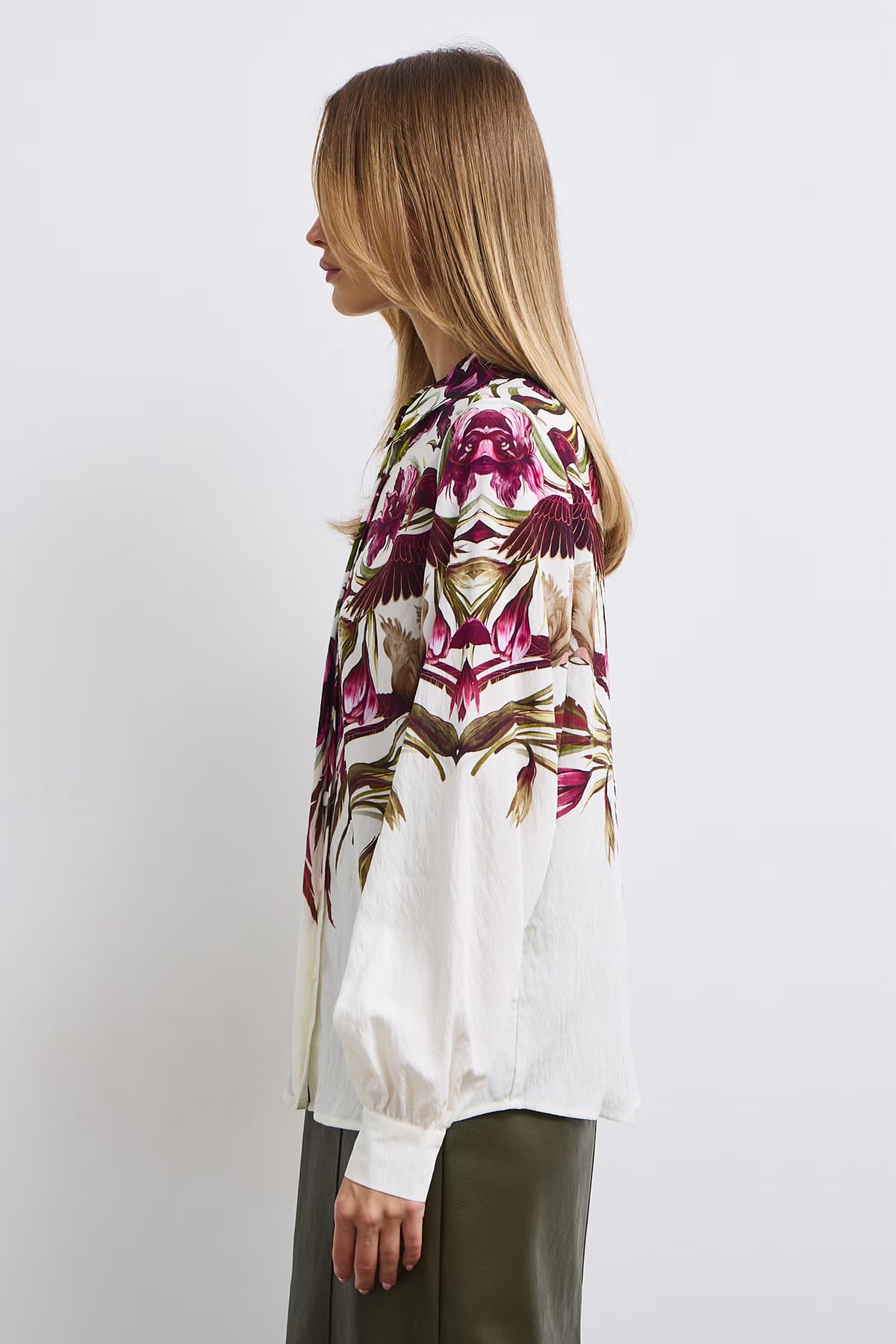 Dames viscose blouse met plantenmotief