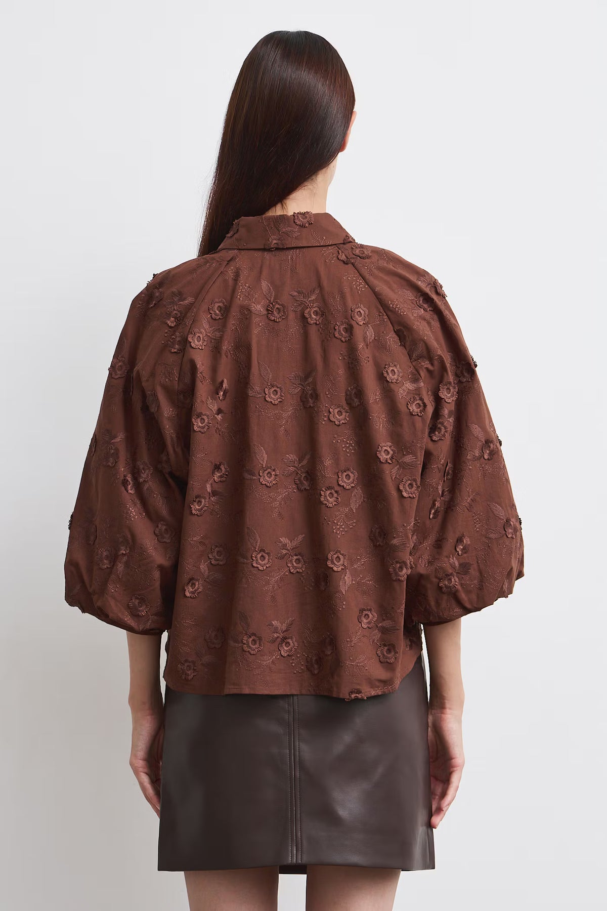 Dames katoenen blouse met borduurwerk