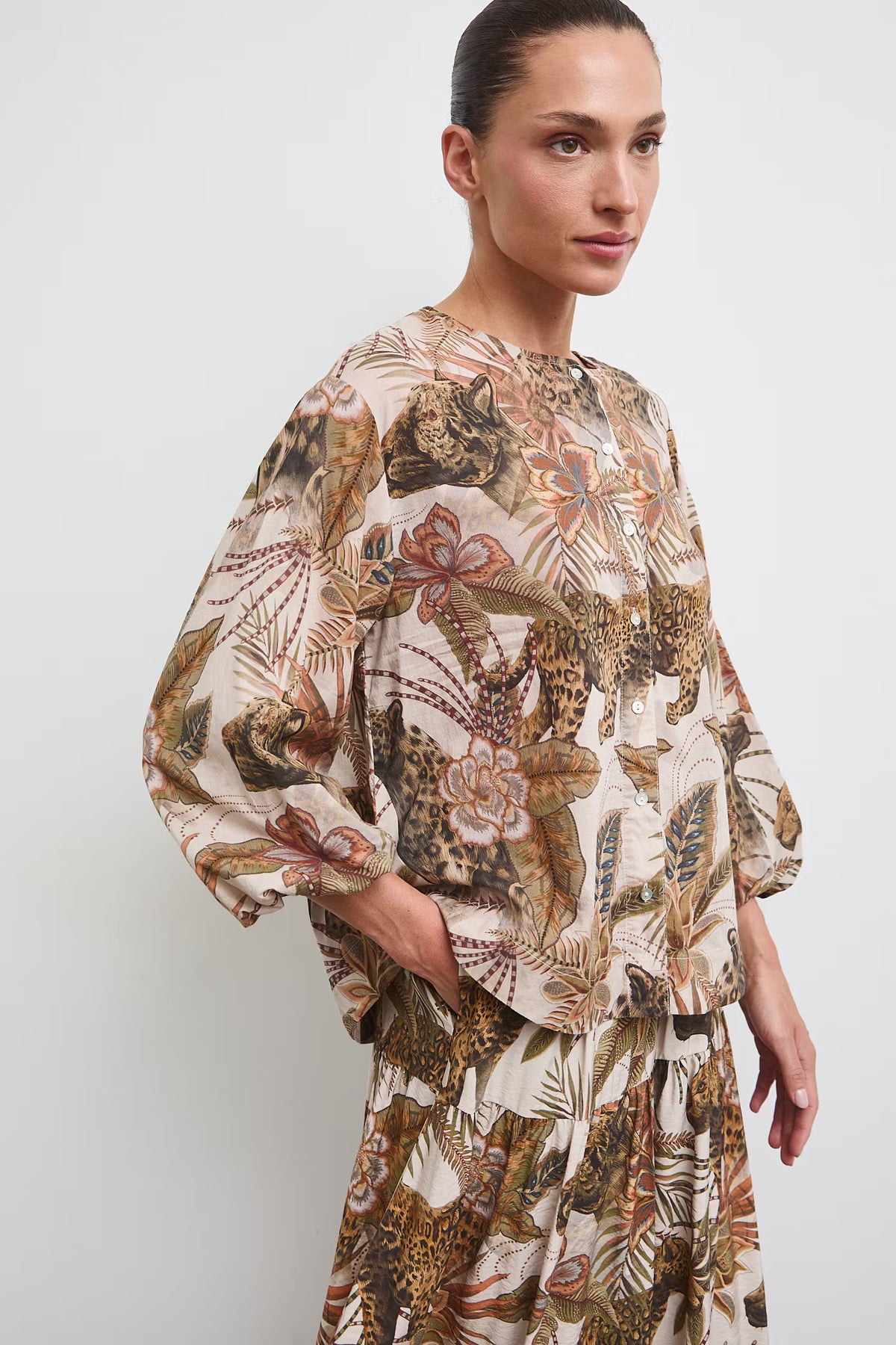 Dames blouse met jungleprint
