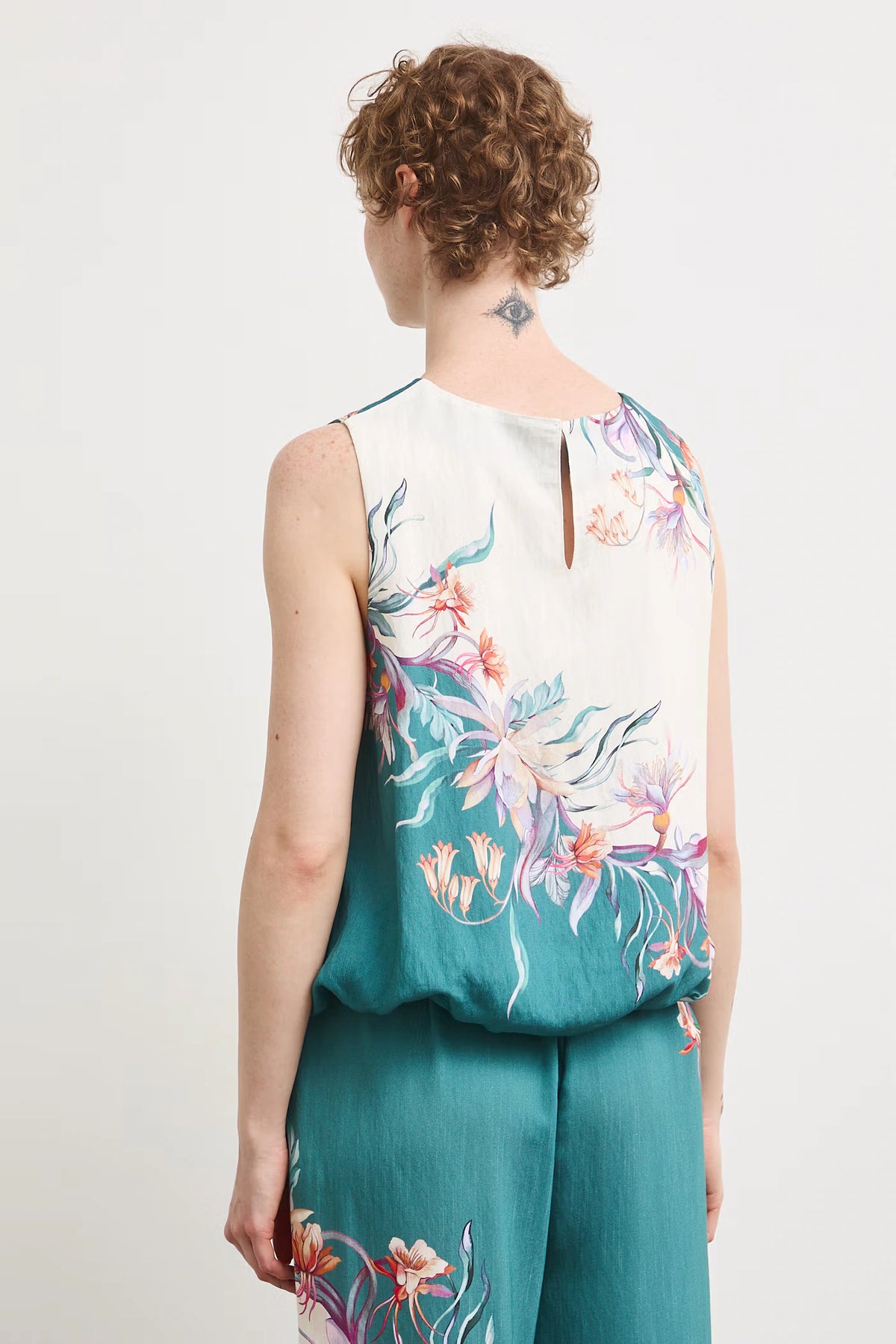 Dames mouwloze blouse met bloemenprint