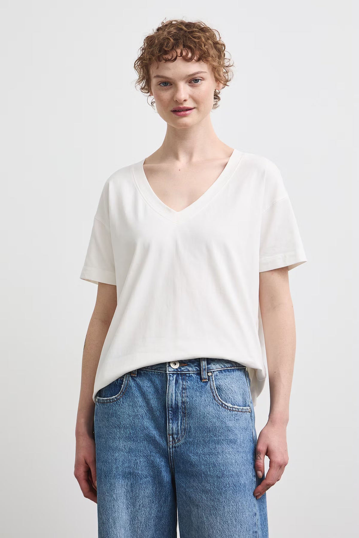 Dames T-shirt met bloemenprint op de achterkant