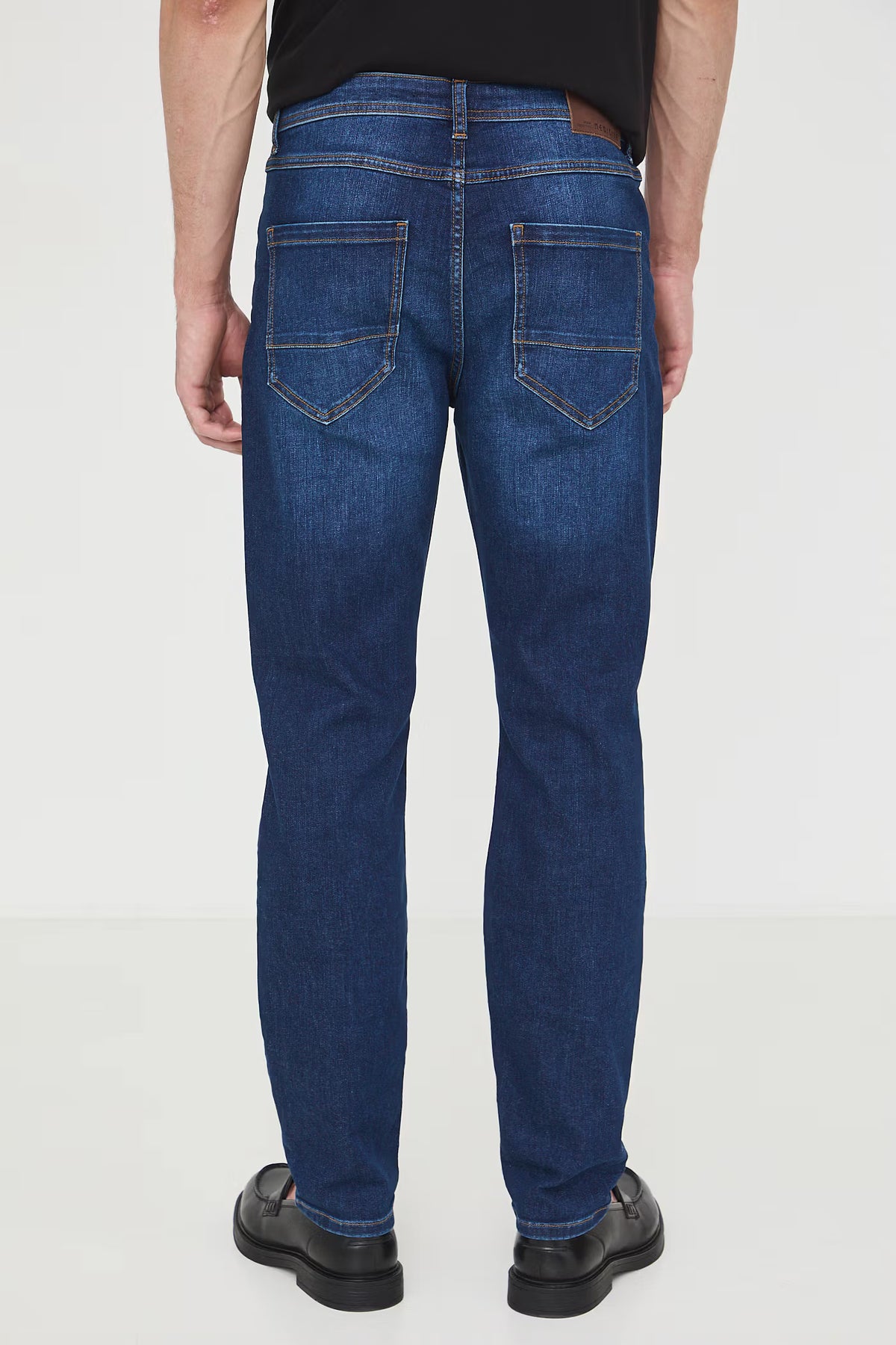Herenjeans met slim fit pasvorm en een subtiel verwassen effect