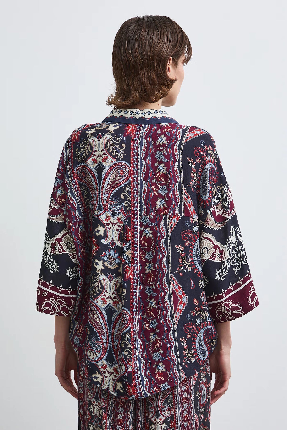 Damesblouse met kleurrijke paisleyprint
