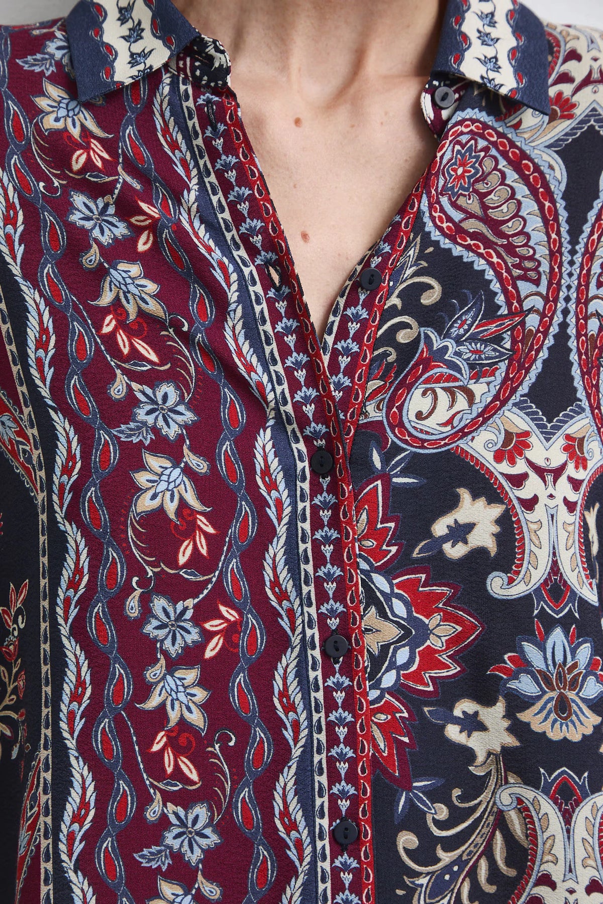 Damesblouse met kleurrijke paisleyprint