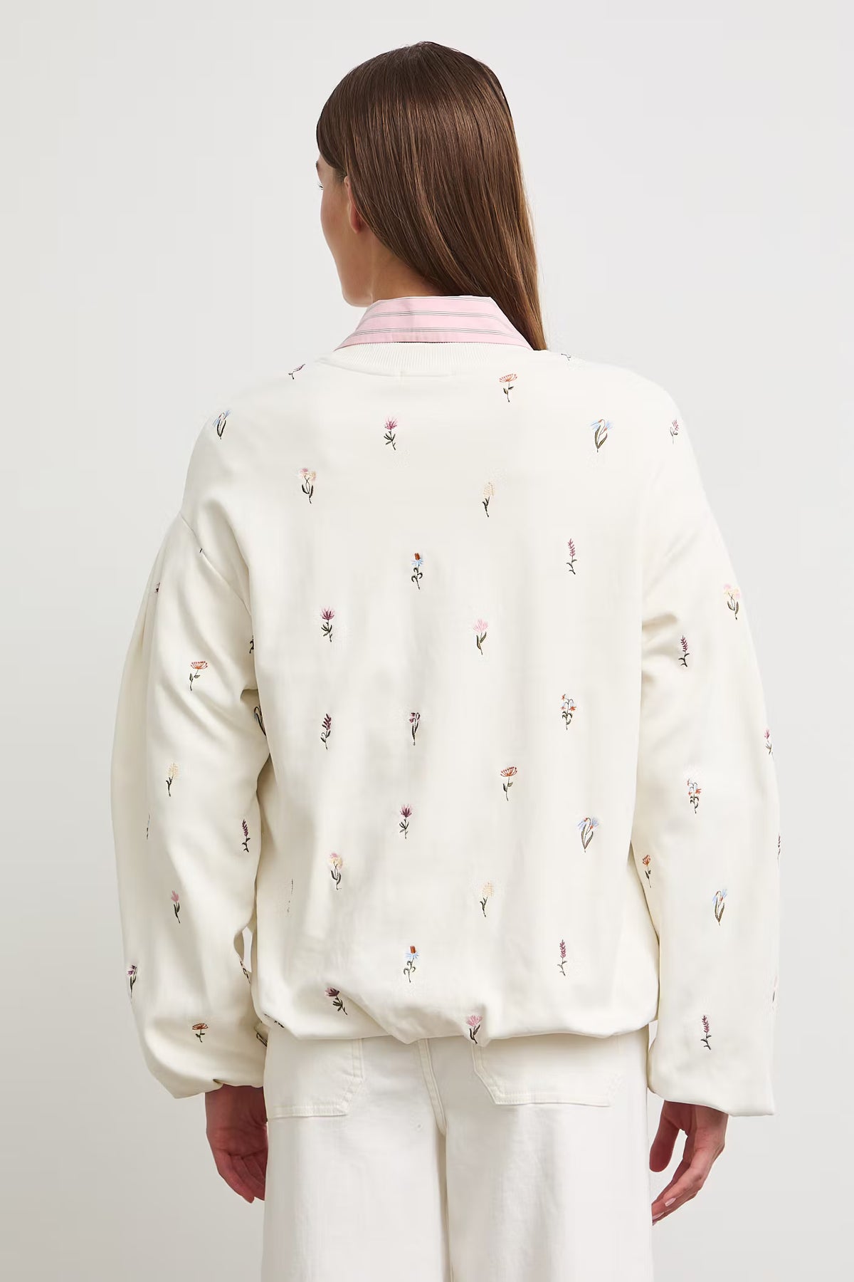 Dames vest met geborduurde bloemen – Ecru