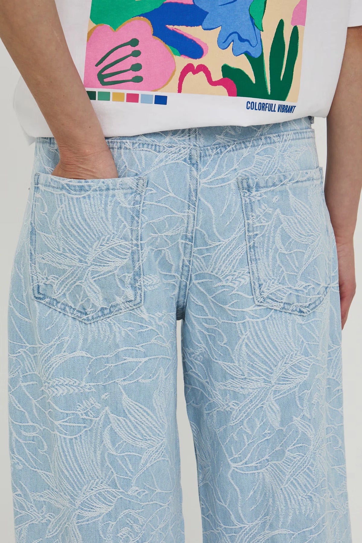 Damesjeans met bloemenprint Wide leg pasvorm